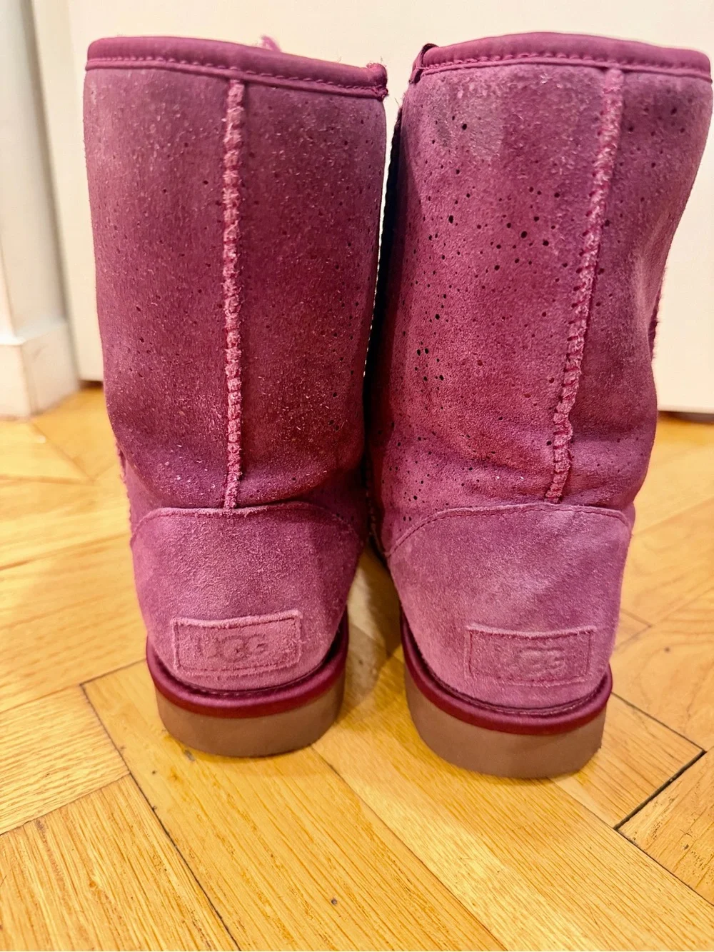 UGG Classic Short II Purple Sheepskin Suede Boots Size 7